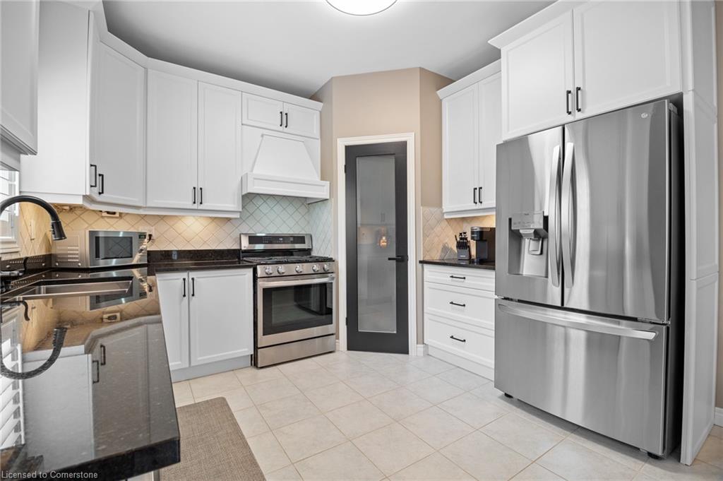 4 Golf Woods Drive Property Photo 11