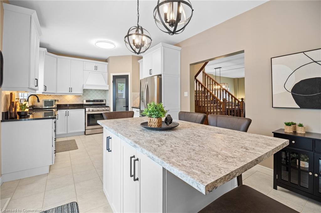 4 Golf Woods Drive Property Photo 13