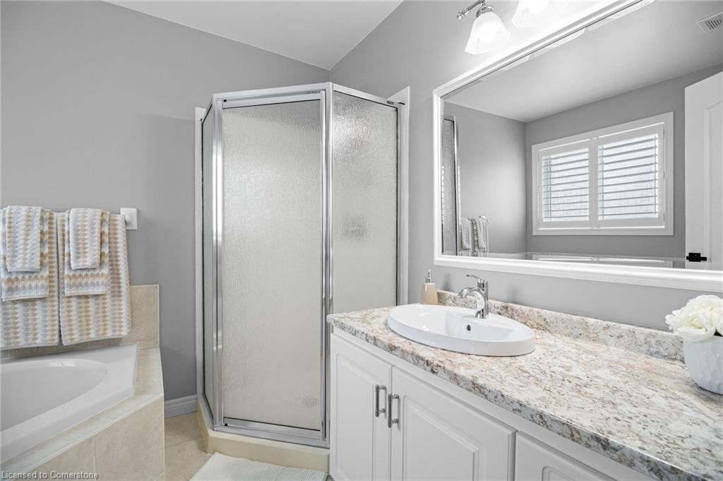 4 Golf Woods Drive Property Photo 28