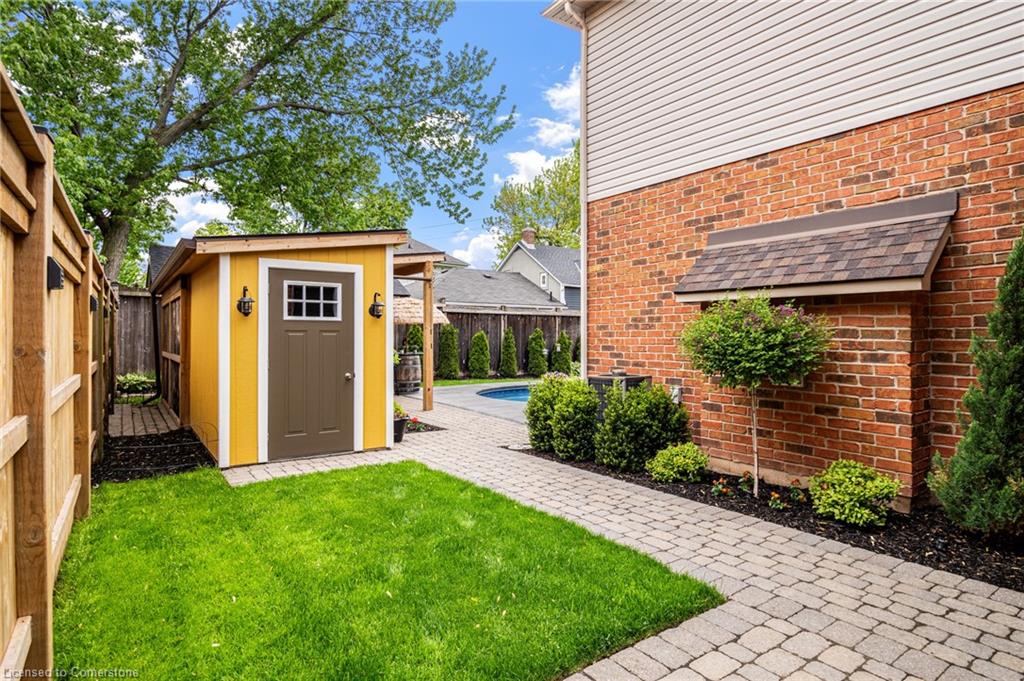 4 Golf Woods Drive Property Photo 45