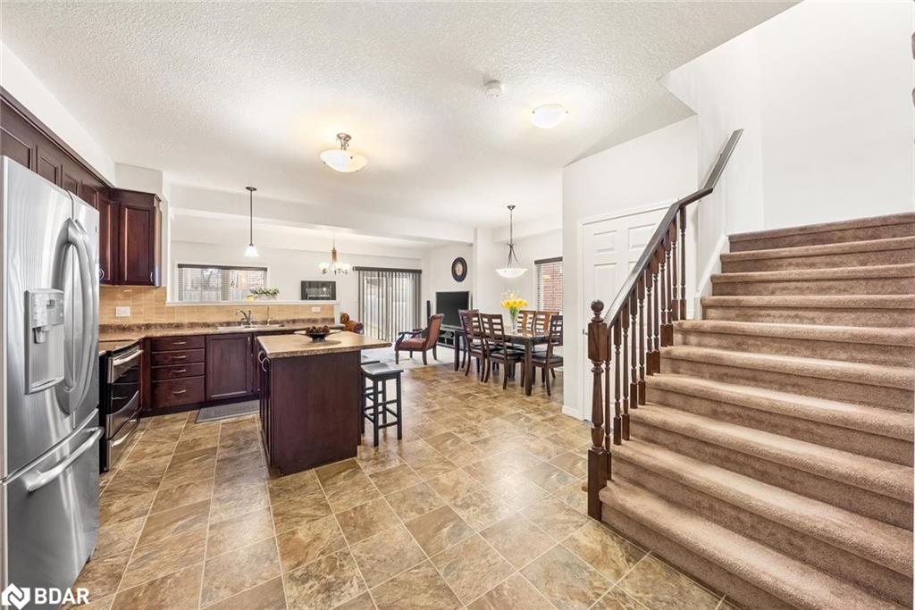 382 Woodbine Avenue Property Photo 6