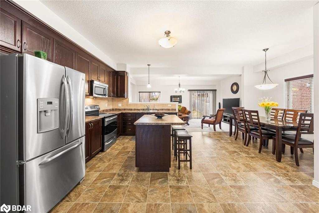 382 Woodbine Avenue Property Photo 7