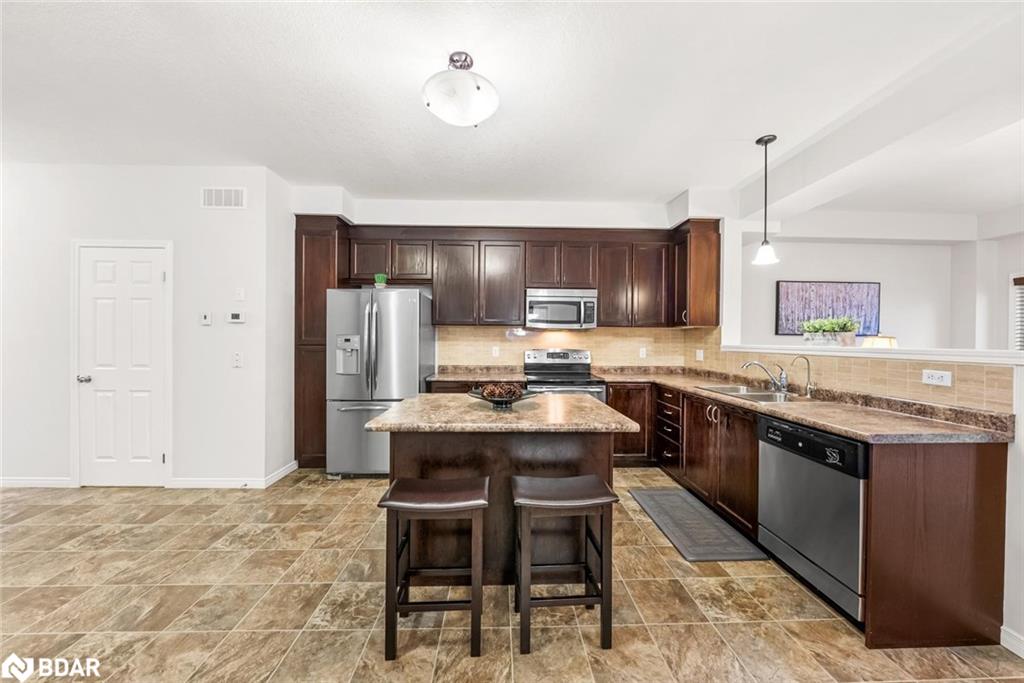 382 Woodbine Avenue Property Photo 10