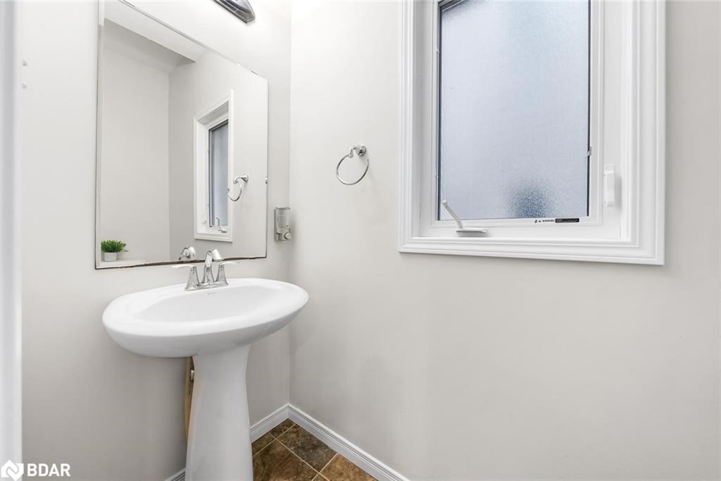 382 Woodbine Avenue Property Photo 18