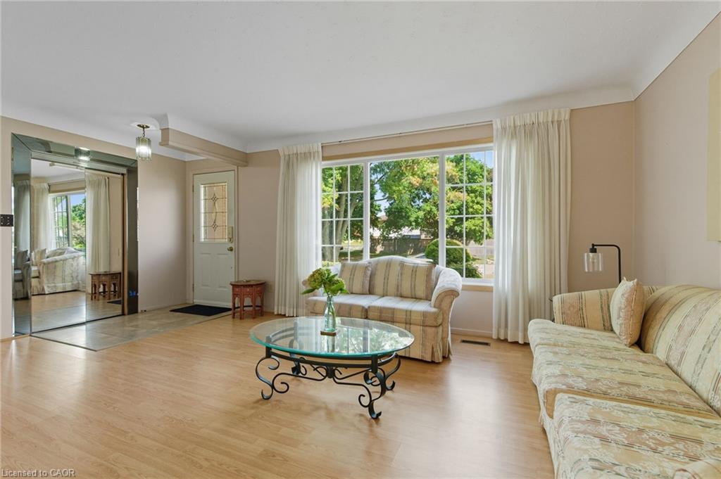 16 Glendale Drive Property Photo 4