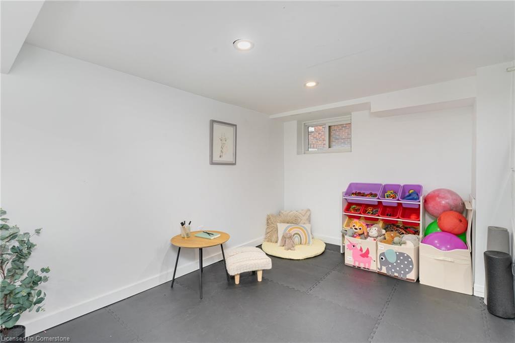 21 Prospect Street S Property Photo 32