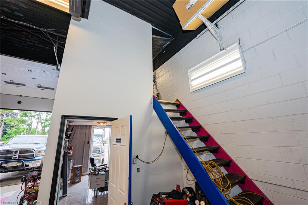 2481 Upper James Street Property Photo 15
