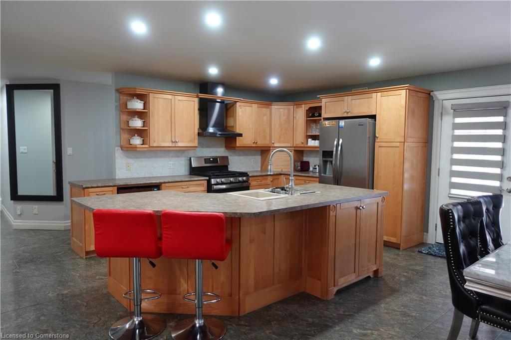230 South Water Street Property Photo 11