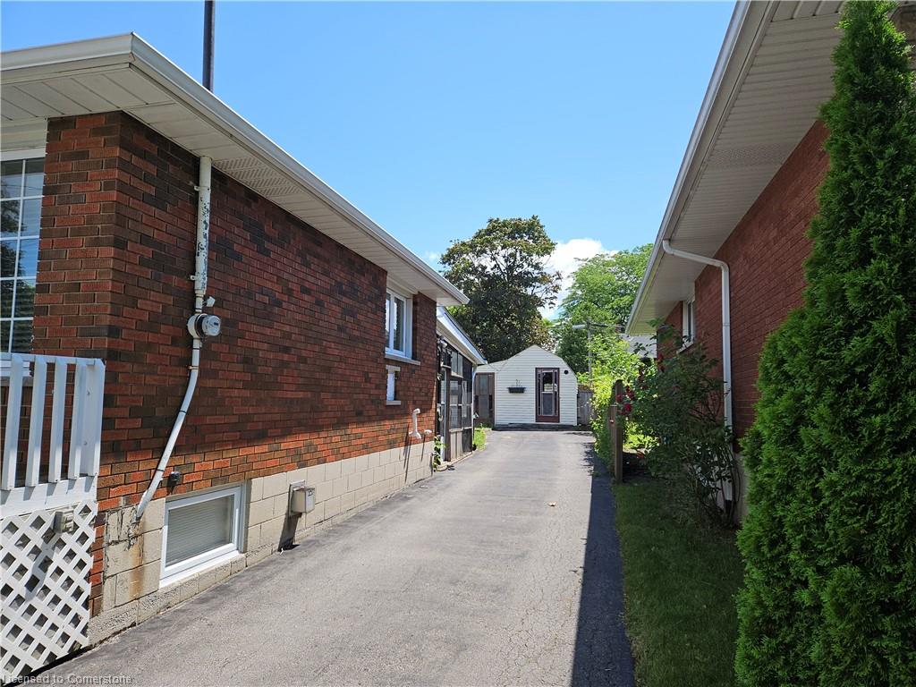 148 Hoover Crescent Property Photo 4