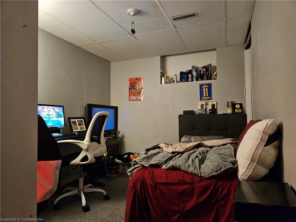 148 Hoover Crescent Property Photo 20