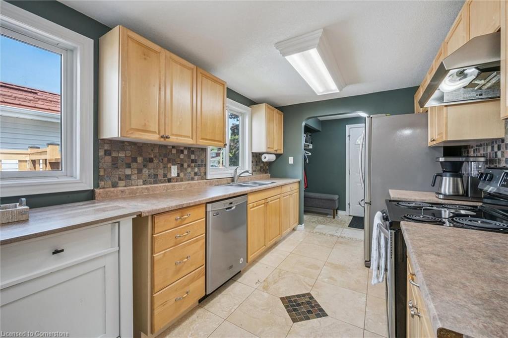 61 Rolling Meadows Drive Property Photo 10