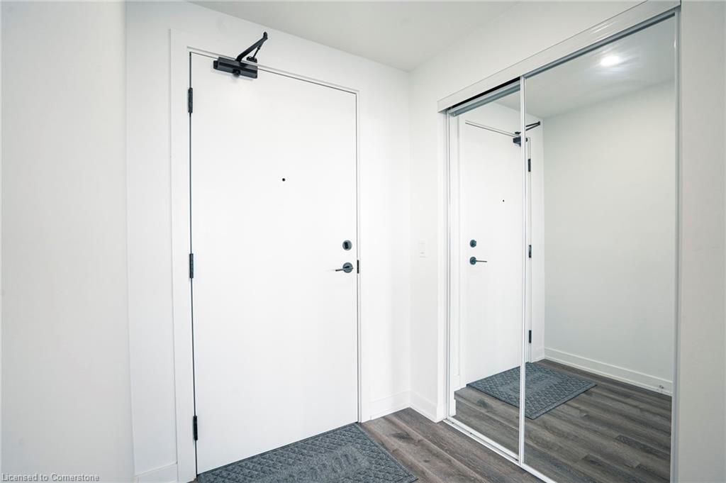 418-600 North Service Road Property Photo 3