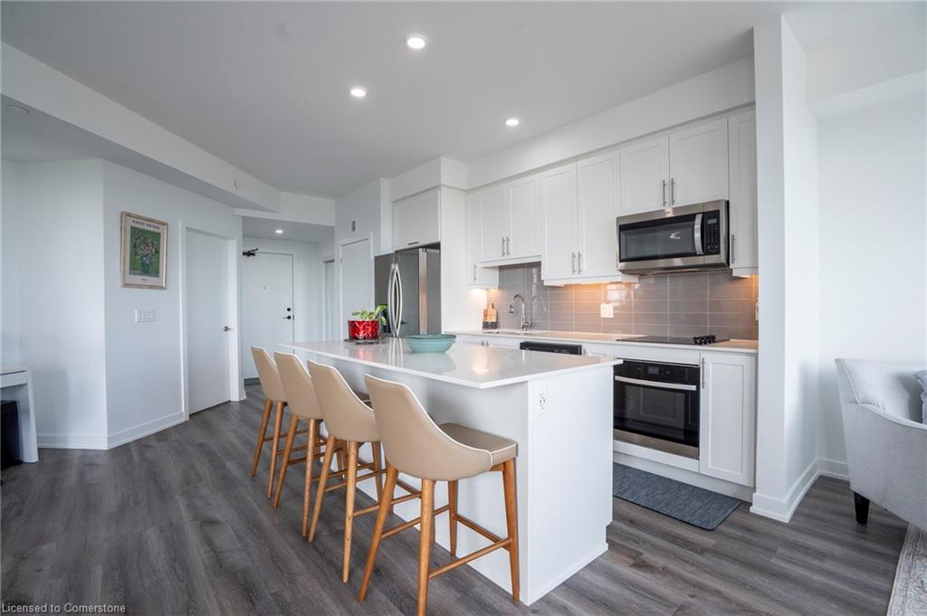 418-600 North Service Road Property Photo 8