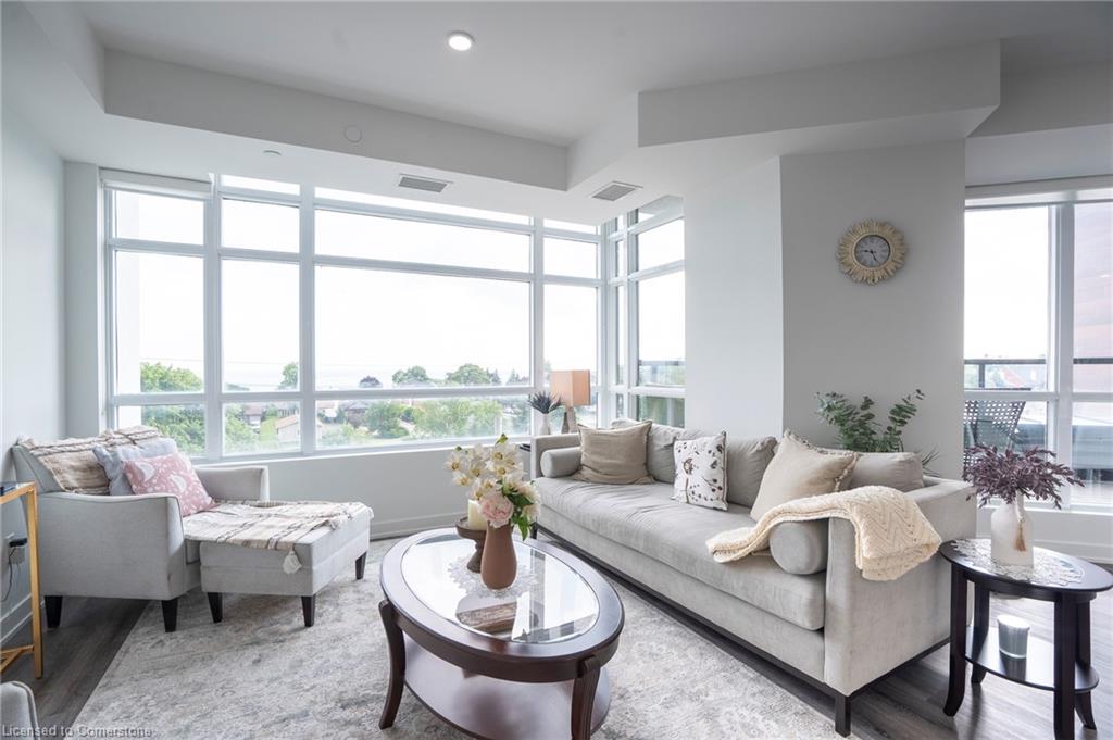 418-600 North Service Road Property Photo 10