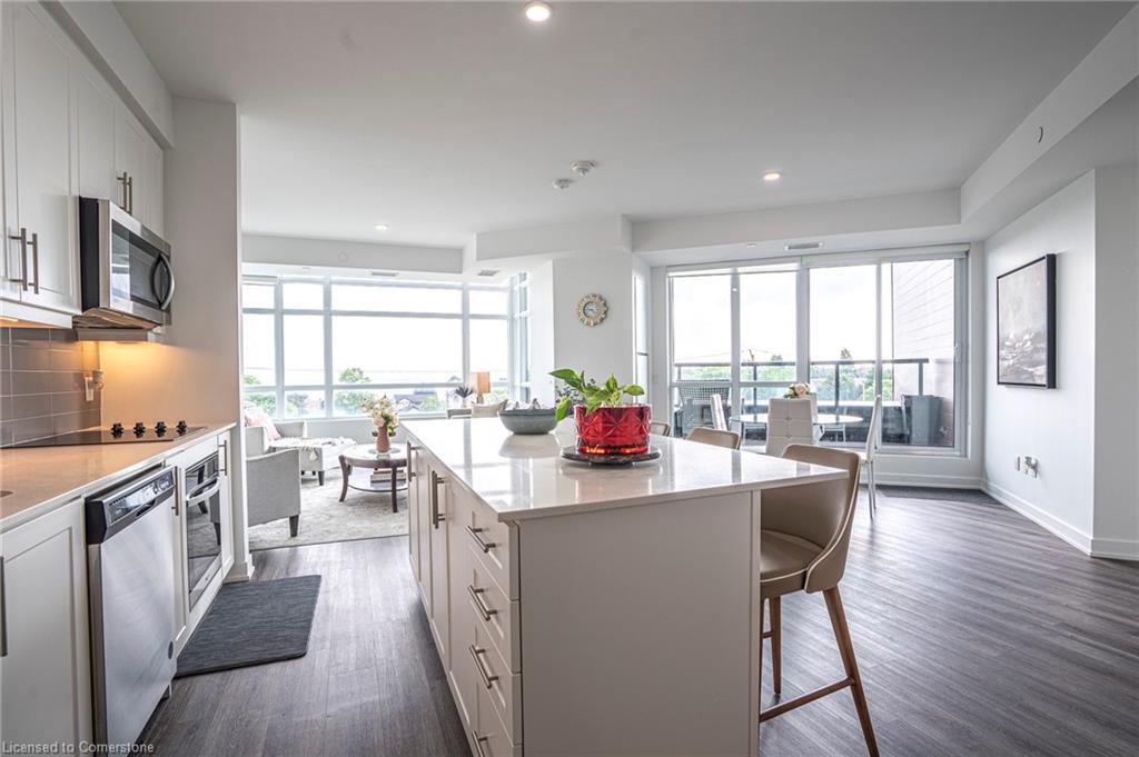 418-600 North Service Road Property Photo 12