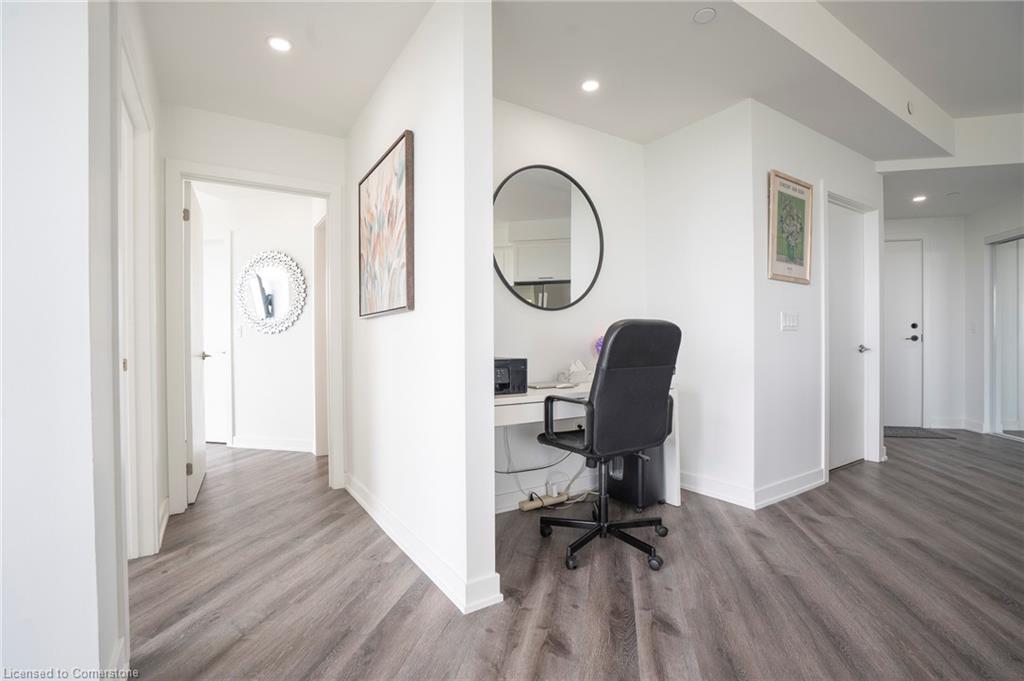 418-600 North Service Road Property Photo 17