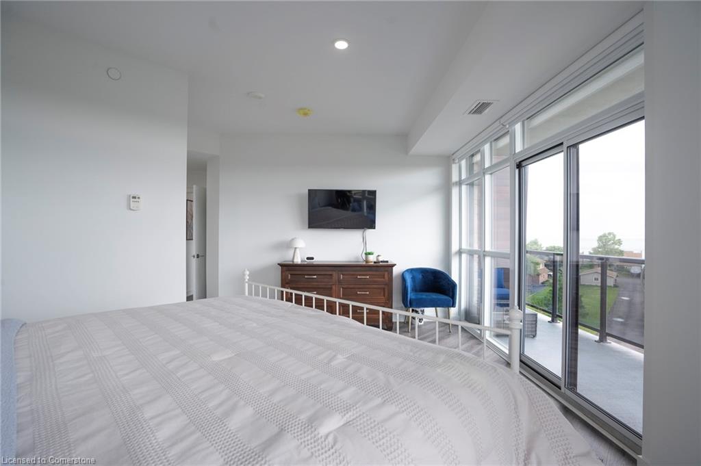 418-600 North Service Road Property Photo 25