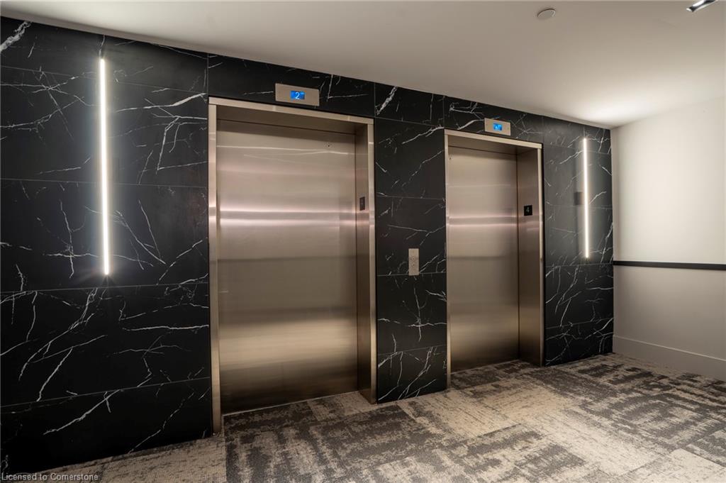 418-600 North Service Road Property Photo 30