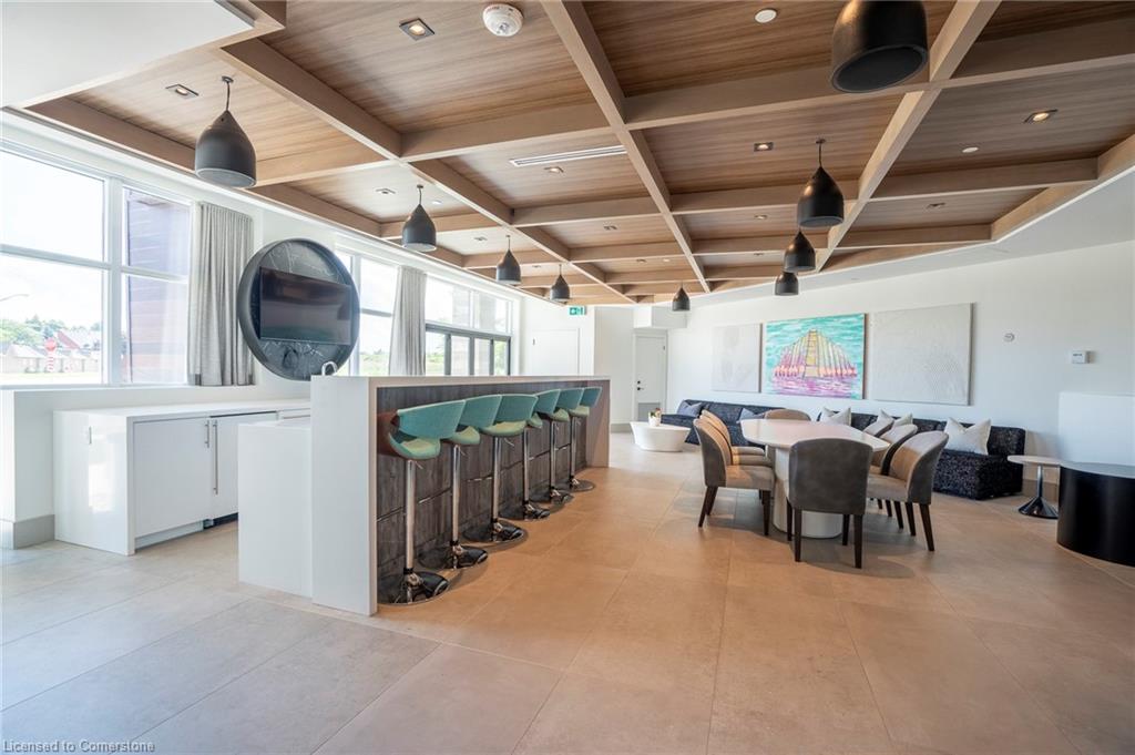 418-600 North Service Road Property Photo 40