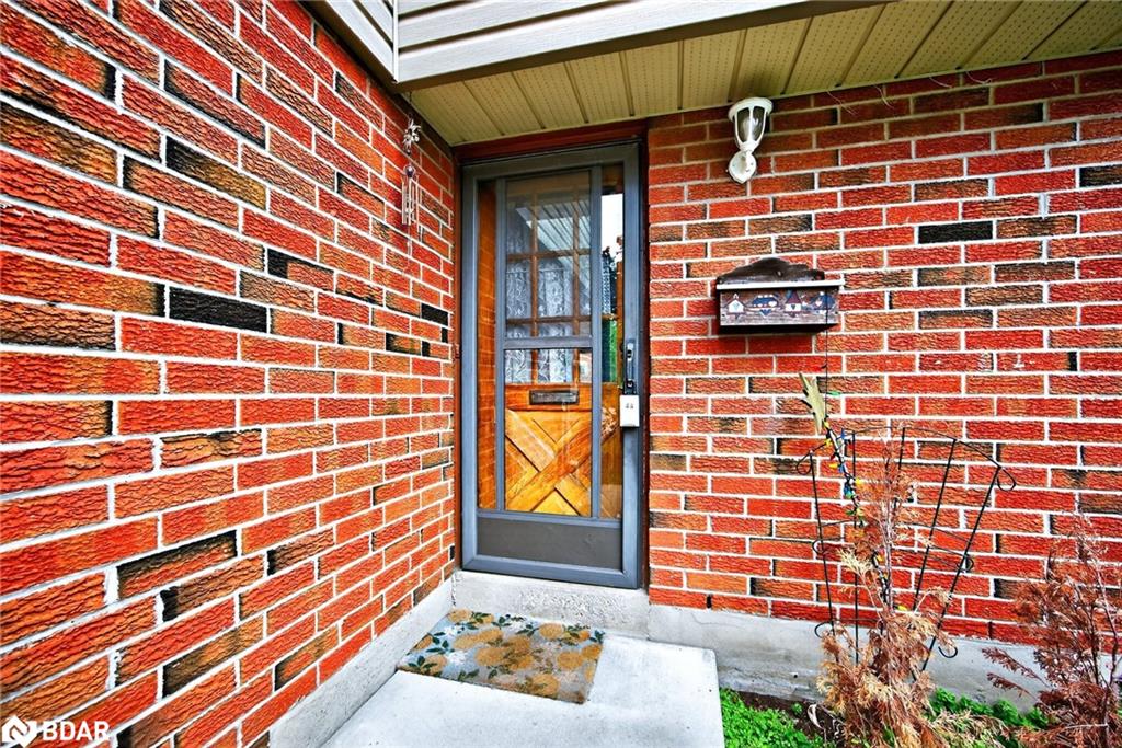 54-441 Barrie Road Property Photo 2