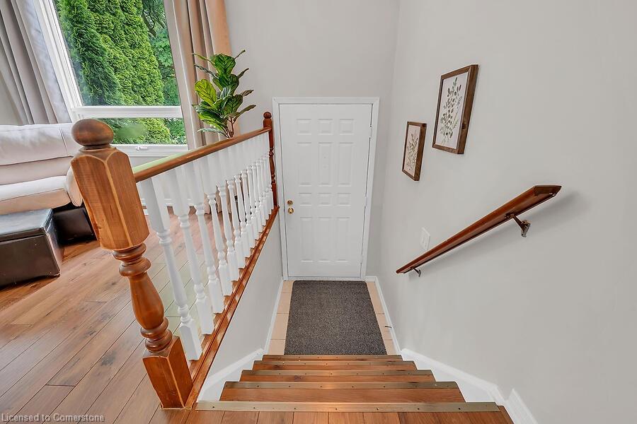30 Lampman Crescent Property Photo 5
