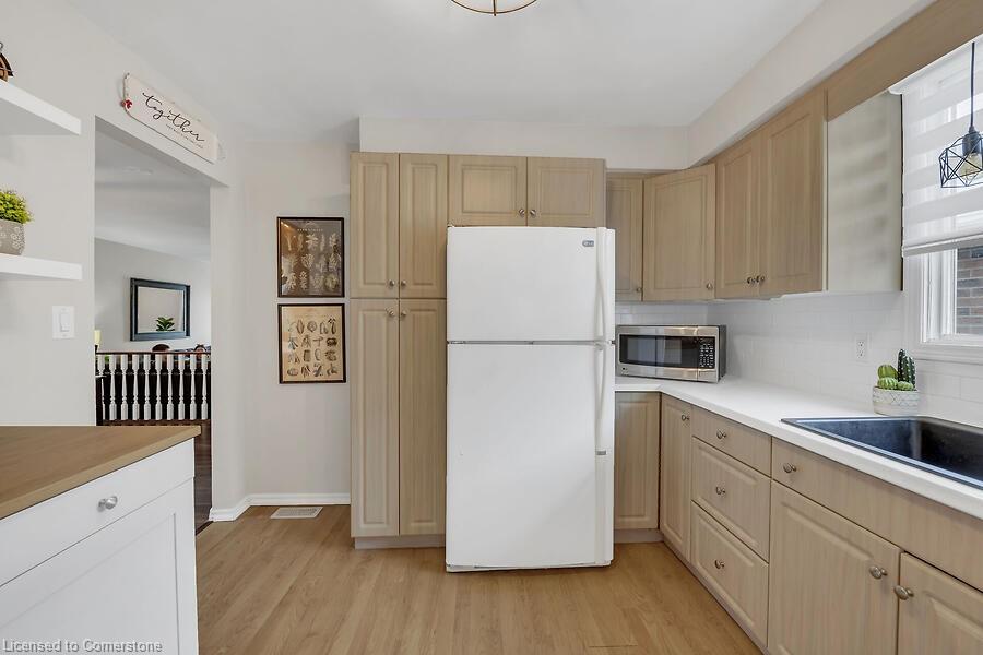 30 Lampman Crescent Property Photo 10