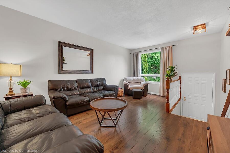 30 Lampman Crescent Property Photo 17