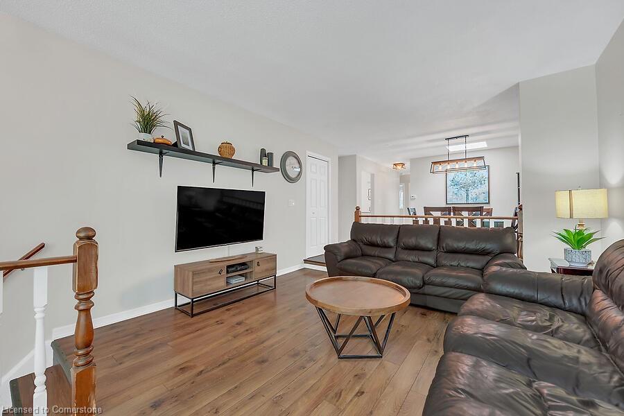 30 Lampman Crescent Property Photo 21
