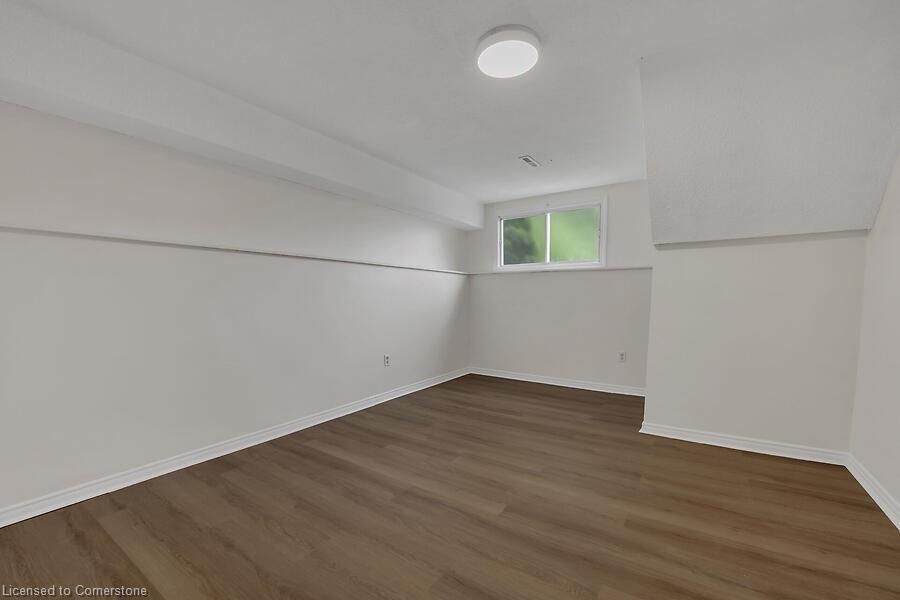 30 Lampman Crescent Property Photo 33