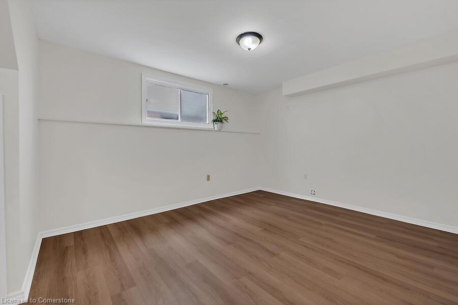 30 Lampman Crescent Property Photo 36