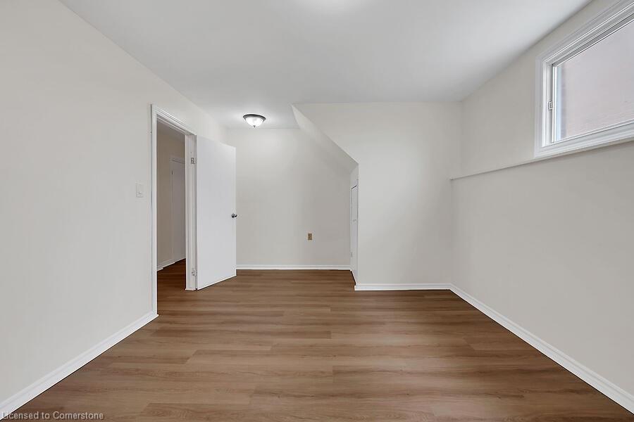 30 Lampman Crescent Property Photo 37