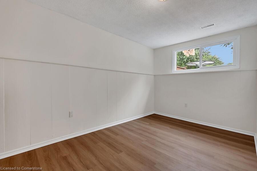 30 Lampman Crescent Property Photo 43