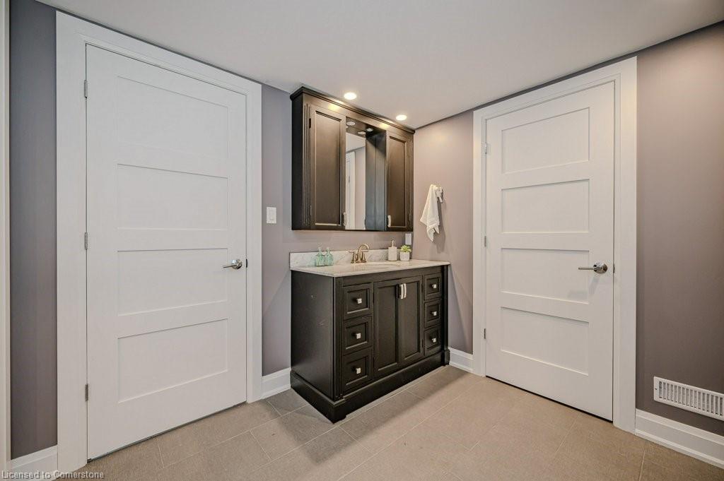 1354 1 Side Road Property Photo 38