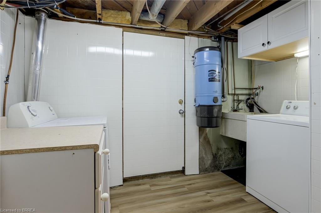 133 Margaret Avenue S Property Photo 24