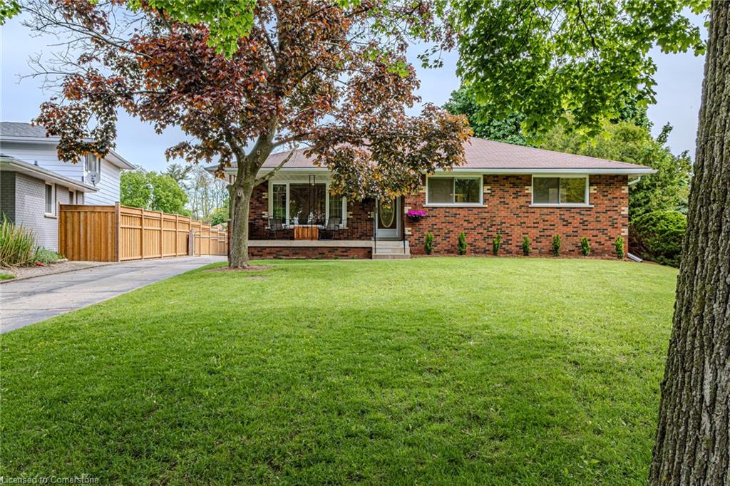8 Robroy Court Property Photo 1