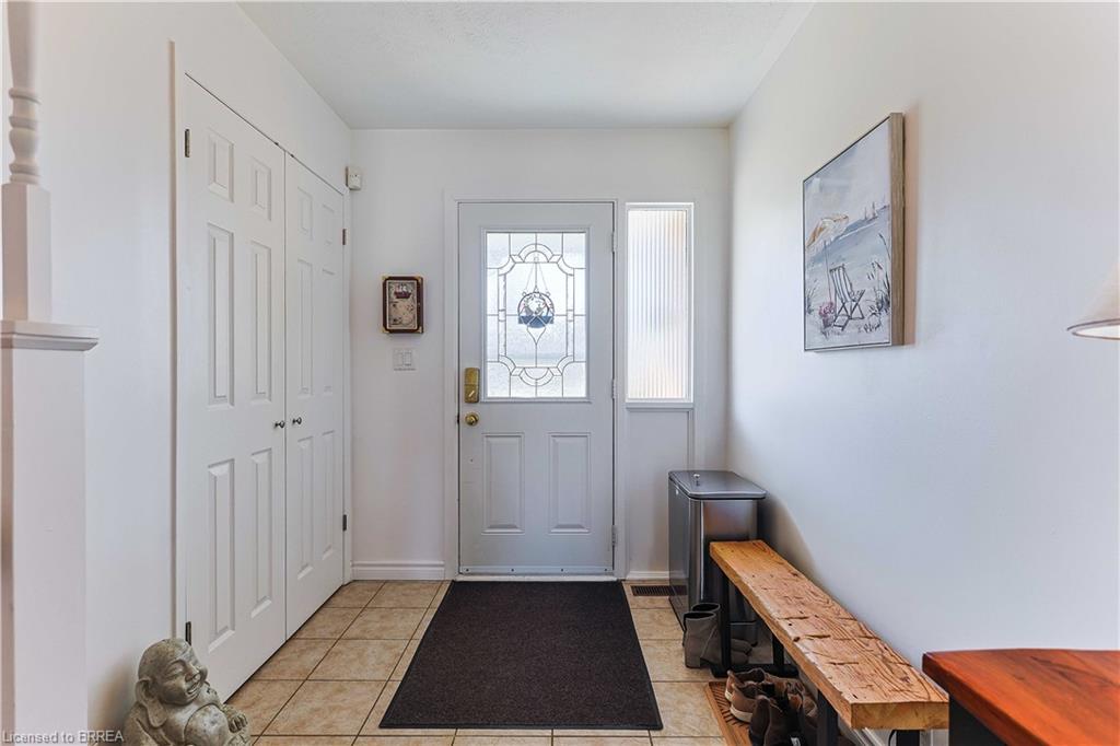 7 Crestlynn Crescent Property Photo 7