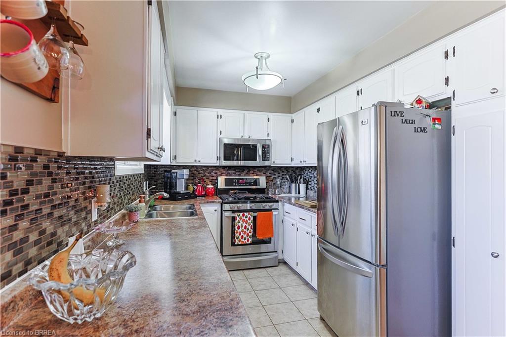 7 Crestlynn Crescent Property Photo 15