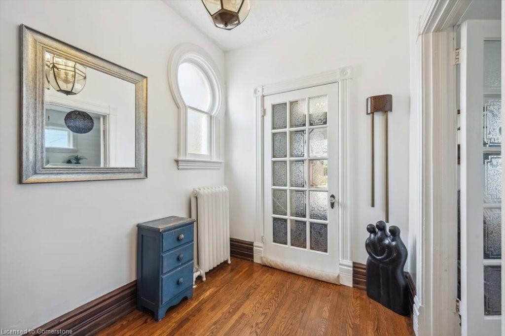 572 Woolwich Street Property Photo 8