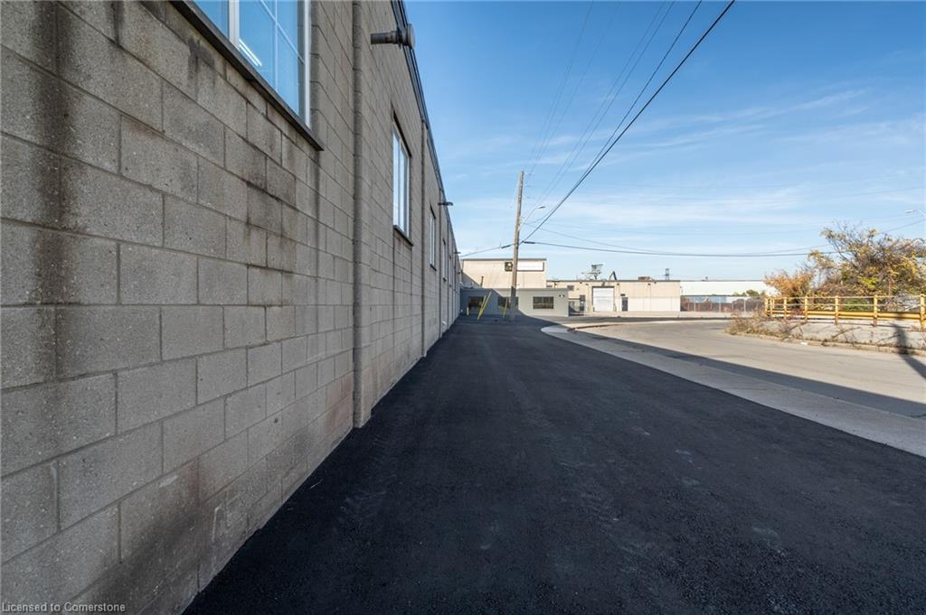 2-100 Burland Crescent Property Photo 14