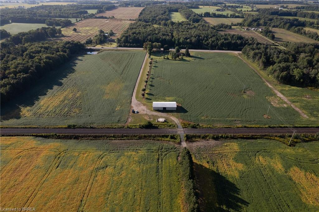 686455 & 686473 Highway 2 Property Photo 4