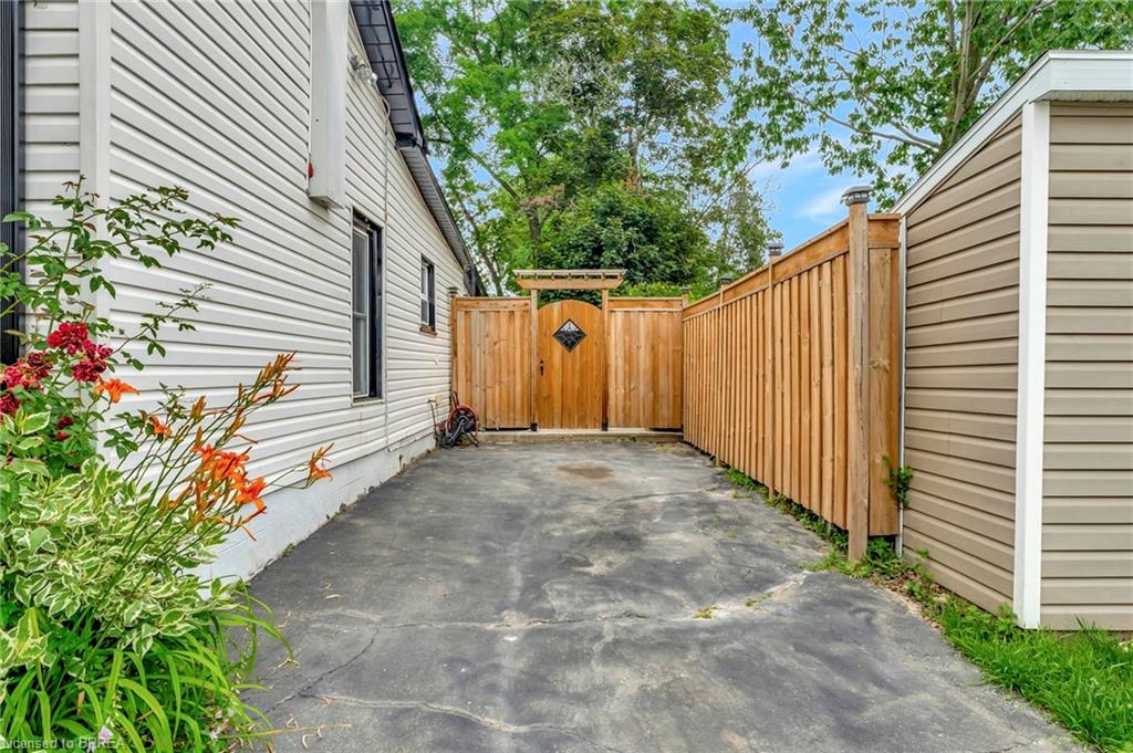 128 Francis Street Property Photo 18