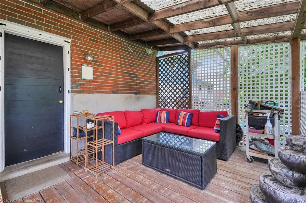 187 Lynnbrook Crescent Property Photo 7