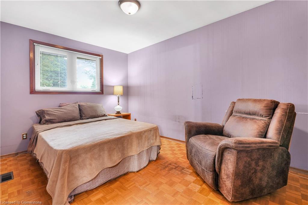 187 Lynnbrook Crescent Property Photo 25