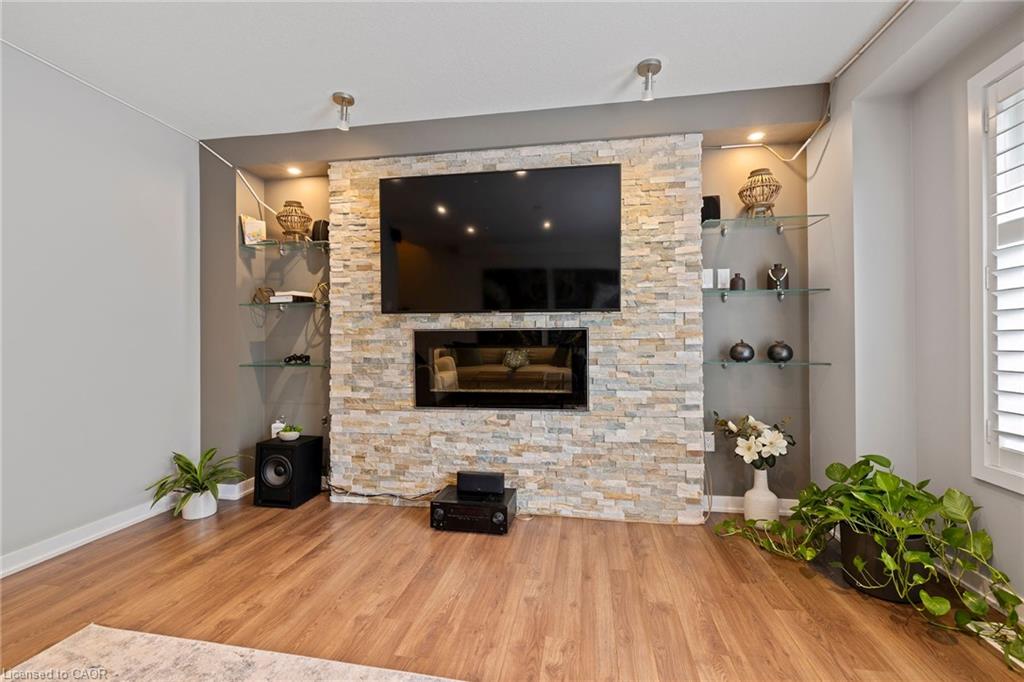136 Crafter Crescent Property Photo 32