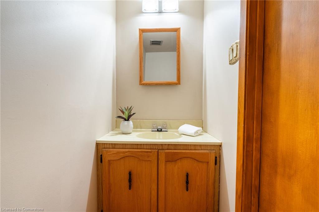 82-2301 Cavendish Drive Property Photo 5