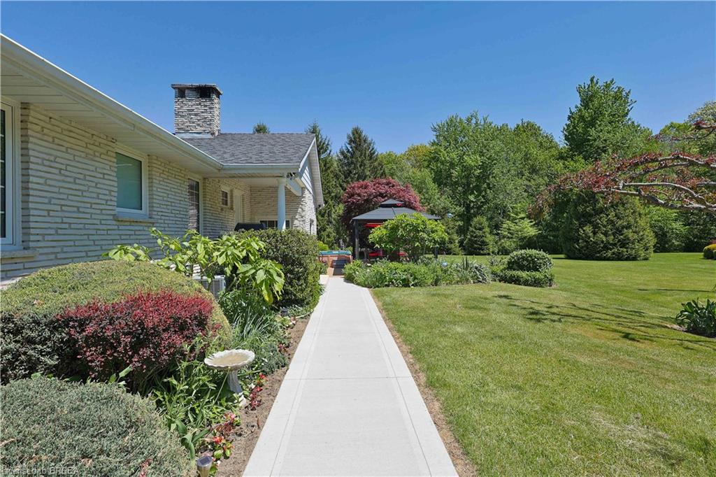 386 Radical Road Property Photo 43