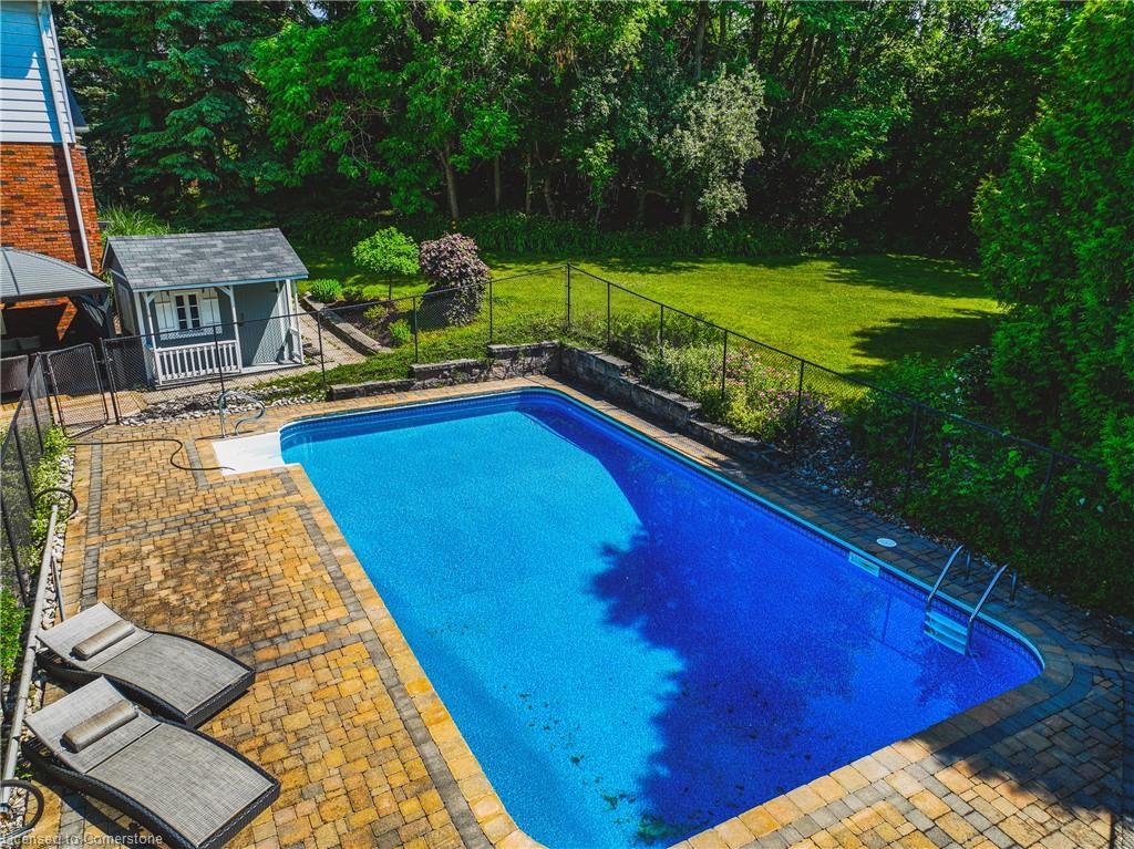 6 Iris Court Property Photo 4