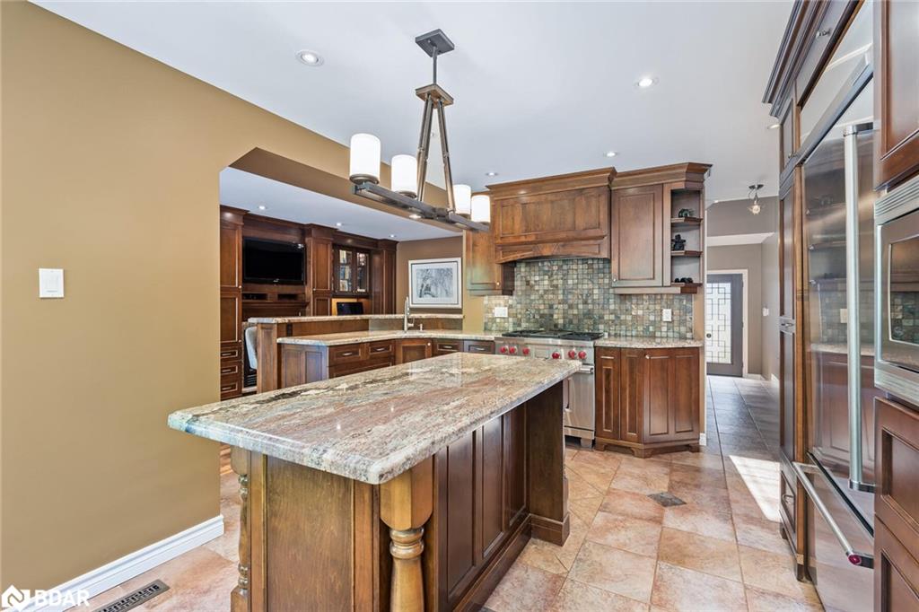 8 Jason Crescent Property Photo 6