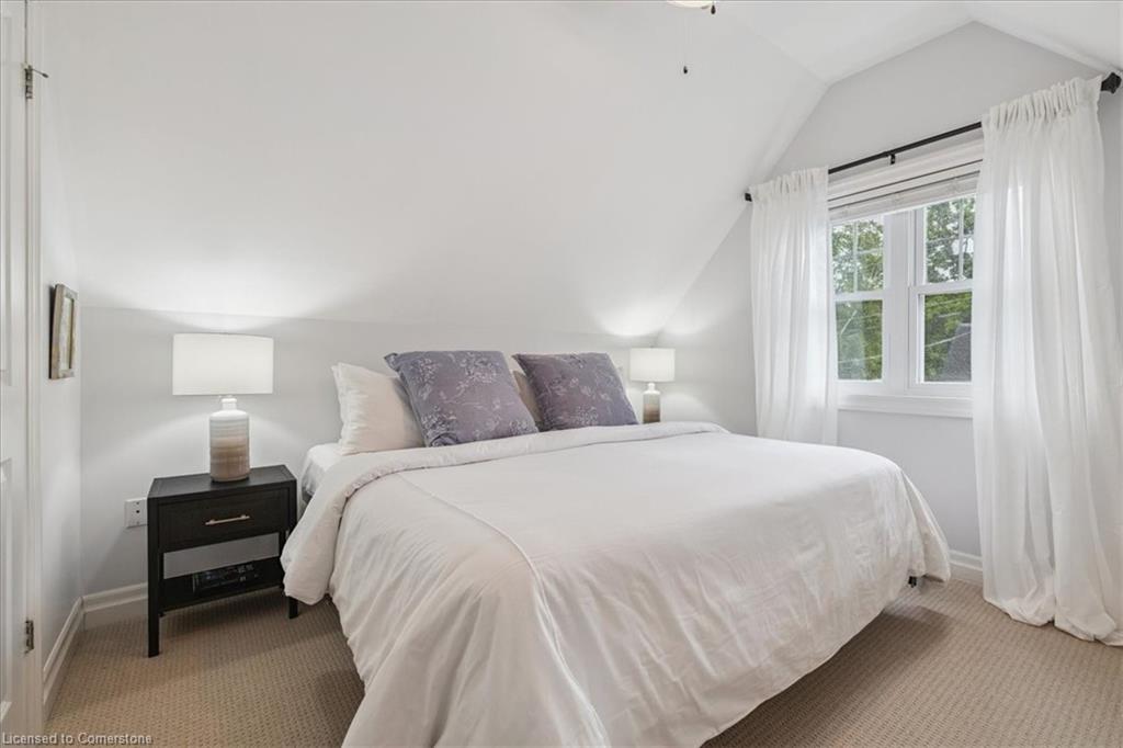 466 Holtby Avenue Property Photo 15