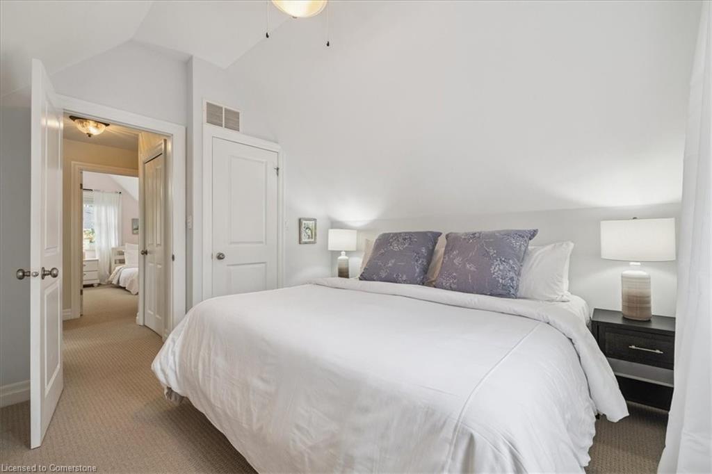 466 Holtby Avenue Property Photo 16